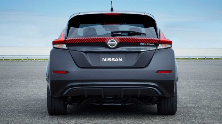 Nissan Leaf e+ elektromos autó hátulja