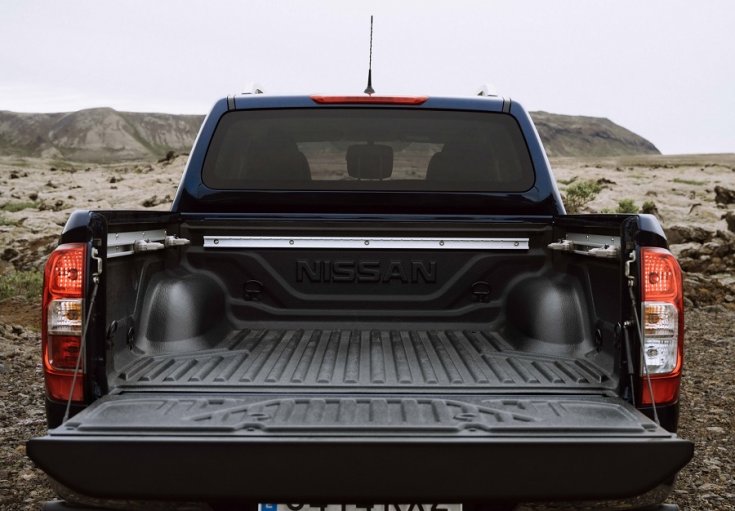 Nissan Navara nyitott platója