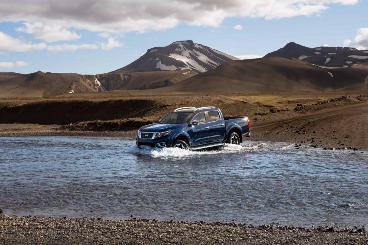 Nissan Navara vízben közlekedve