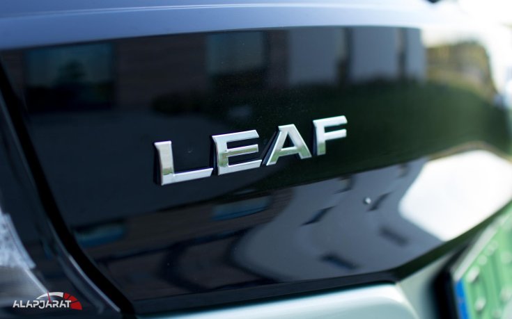 Nissan Leaf felirat