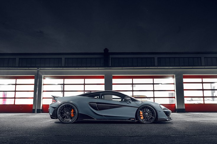 A módosított McLaren 600LT oldalról