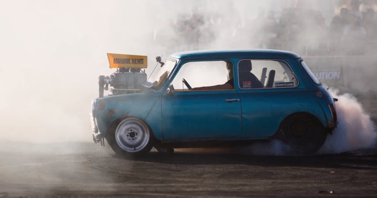 1977 Austin Mini gumifüstölés