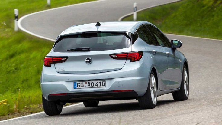 Opel Astra 2019 facelift hátulja