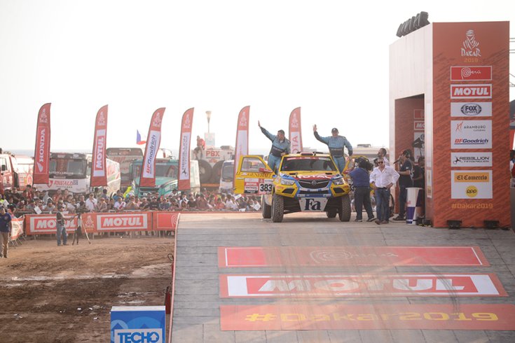 Opel Dakar Team a Dakar rali rajtceremóniáján Limában