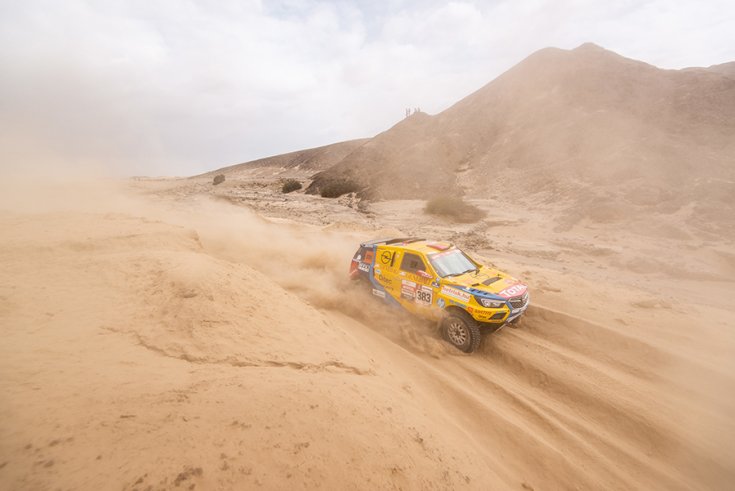 Az Opel Grandland X a sivatagban a 41. Dakar második napján
