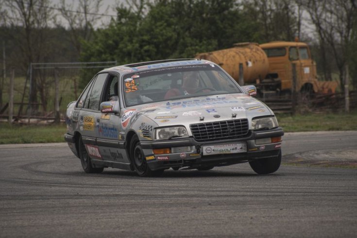 Opel Senator 3.0 ezüst