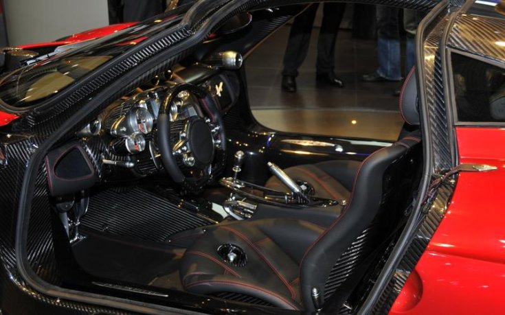 Pagani Huayra belső