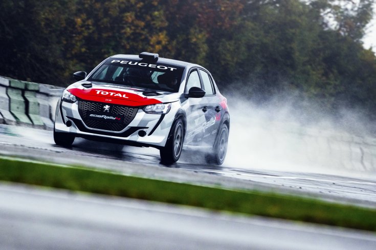 Peugeot 208 R4