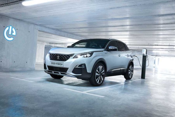 2019-es Peugeot 3008 GT Hybrid4 elölről