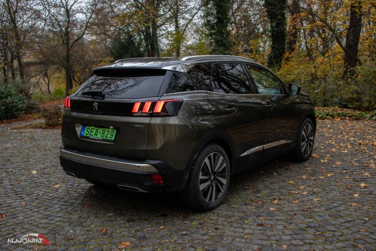 Peugeot 3008 hybrid4 teszt alapjárat