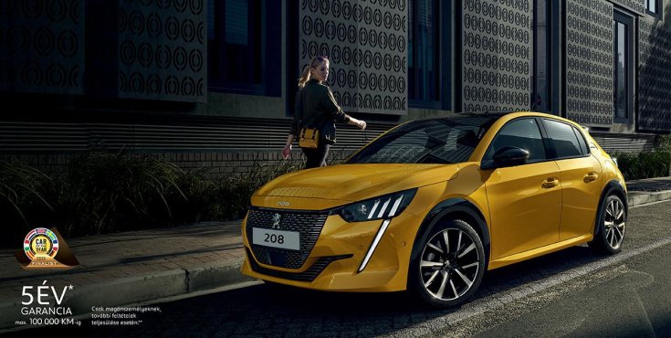 Peugeot 208 utcai képen oldalról