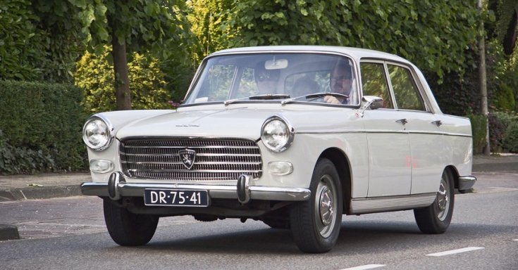 1960 Peugeot 404, fehér, előlnézet jobbról