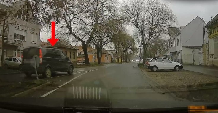 Pofátlan sofőr a fedélzeti kamera szemszögéből