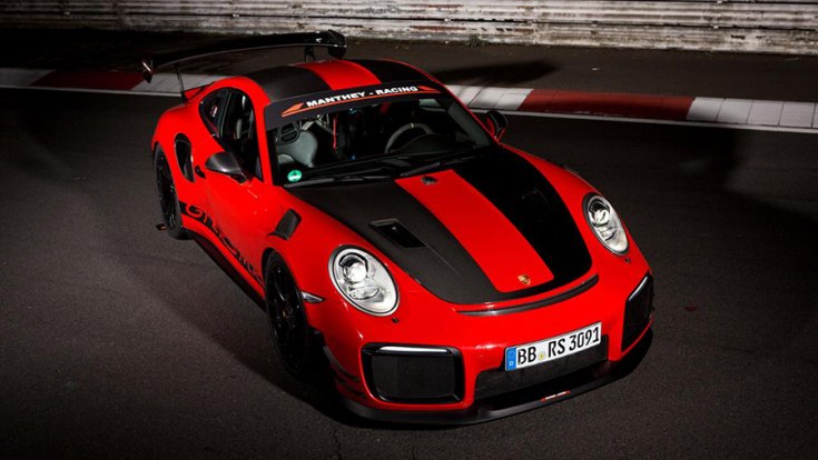 A rekorder Porsche 911 GT2 RS felülről fotózva