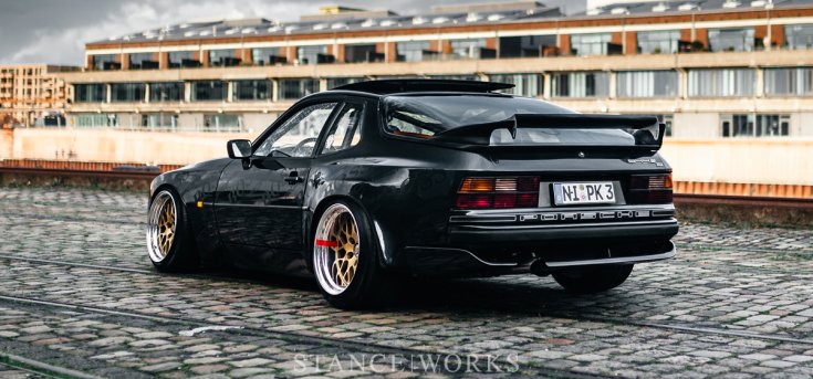 Porsche 944 oldalról