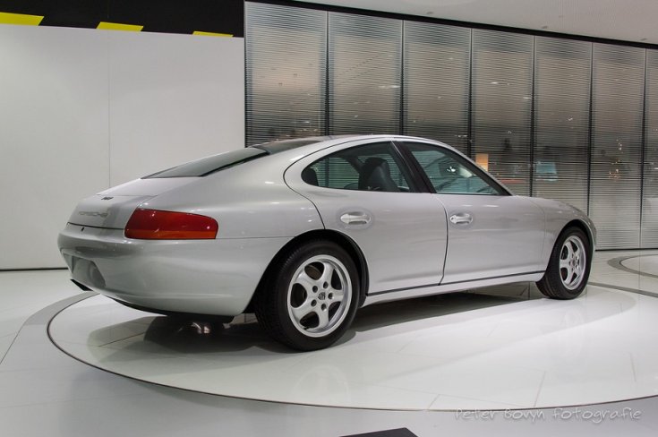 Porsche 989-es négyajtós prototípus
