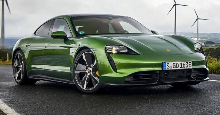 2020-as Porsche Taycan Turbo S elölről