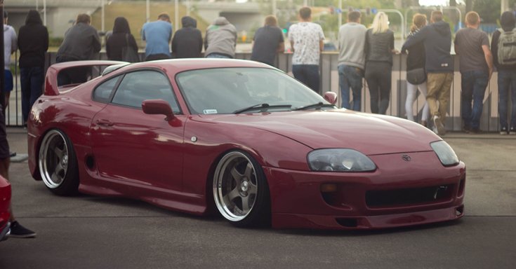 Toyota Supra MkIV a 2019-es RACEISM rendezvényen piros színben