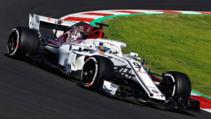 Räikkonen kanyarodik az Alfa Romeóval