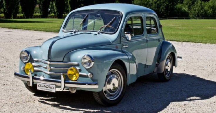 Renault 4CV, világos kék, elölnézet, jobbról