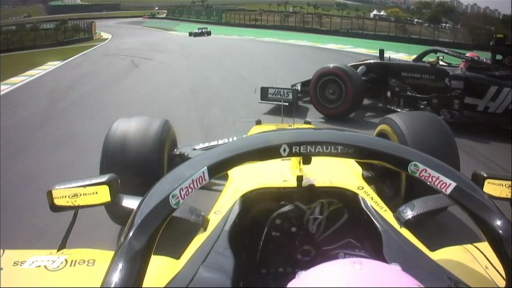 Ricciardo és Magnussen ütközése