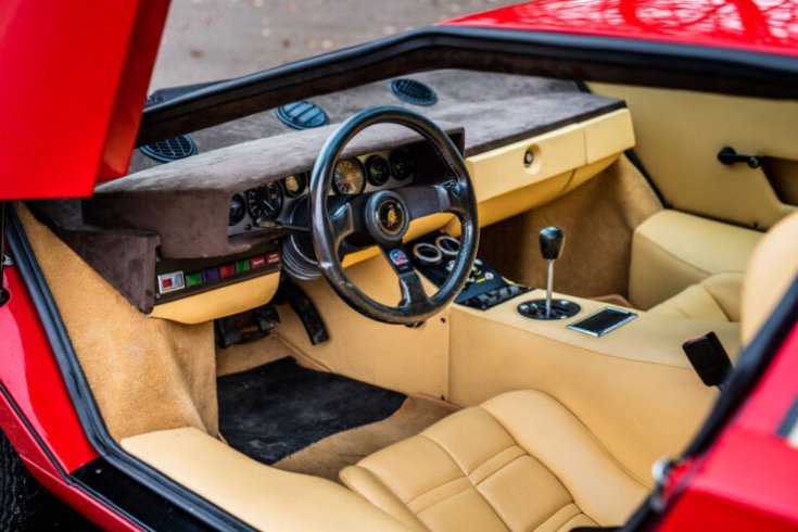 Lamborghini Countach LP400 utastere