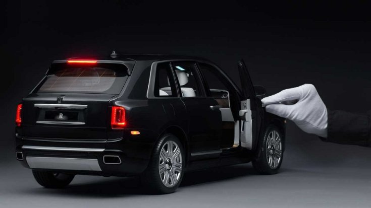 Rolls-Royce Cullinan 1:8 modell