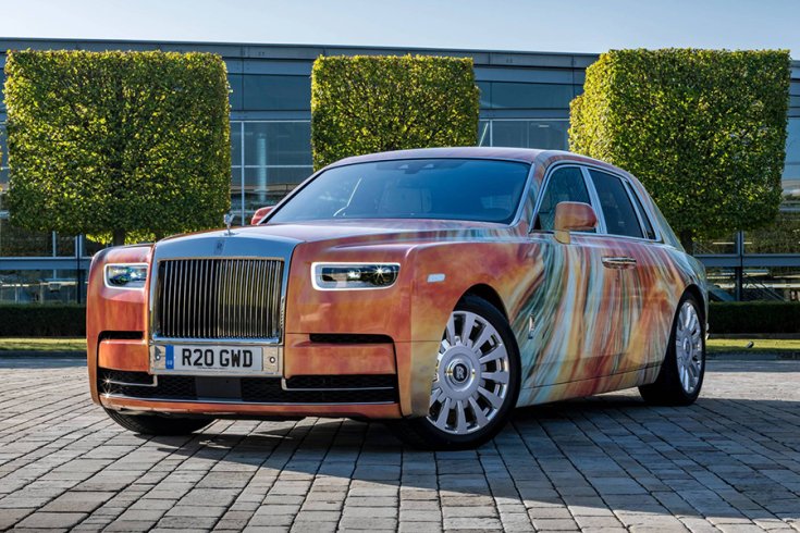 A Marc Quinn által megálmodott Rolls-Royce Phantom VIII Art Car
