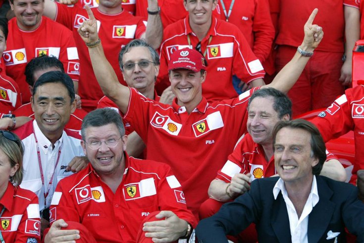 Michael Schumacher a Ferrari legendás alakjaival