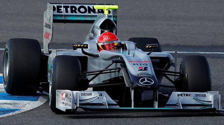 Michael Schumacher a Mercedes autójában