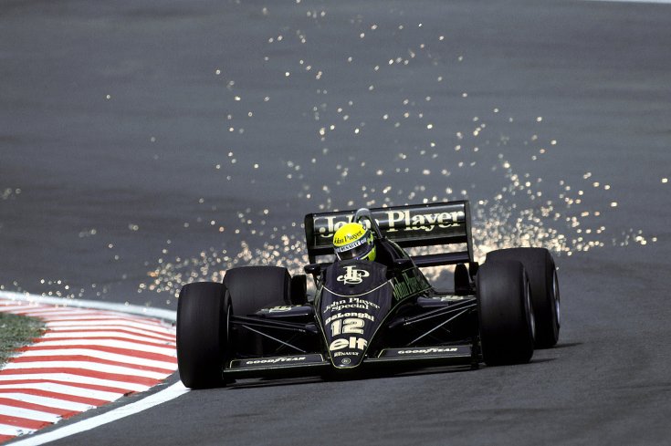 Senna a Belga Nagydíjon egy Lotusban