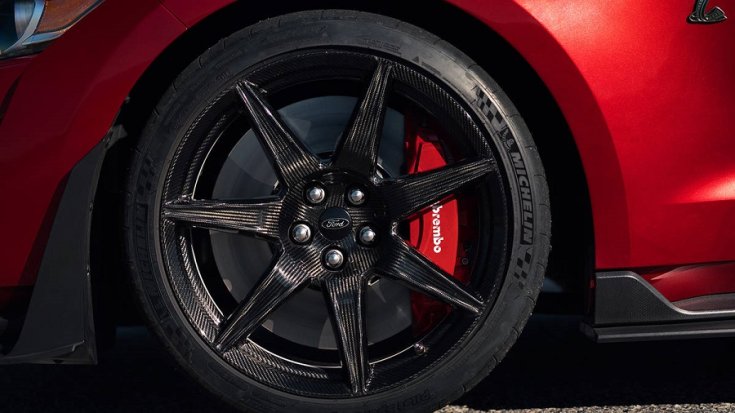 Brembo hatdugattyús féknyergek Shelby GT500-on