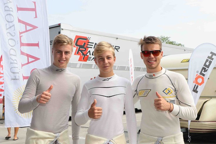 A Gender Racing Team pilótái a Slovakiaringen