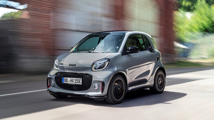Smart Fortwo EQ szemből, menet közben