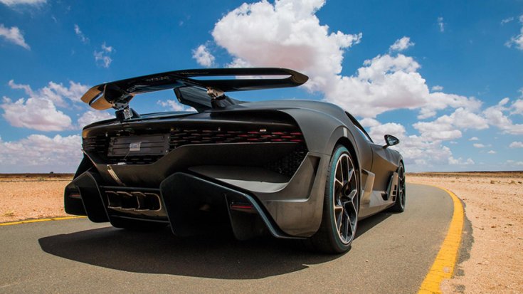 A Bugatti Divo hátulról fotózva