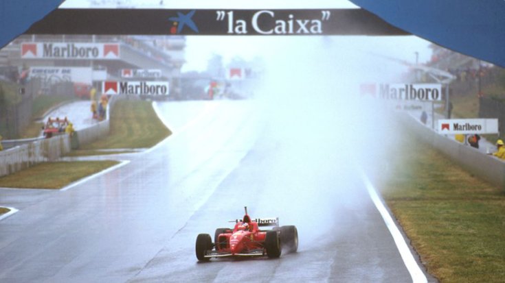 Az 1996-os Spanyol Nagydíjon vízfüggönyt húzva