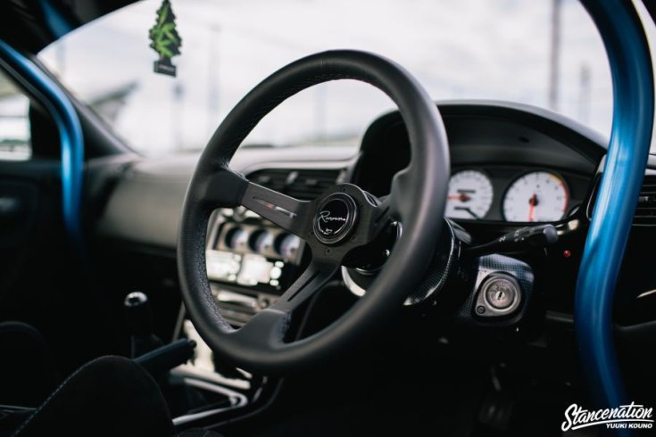 Nissan R33 GT-R interior