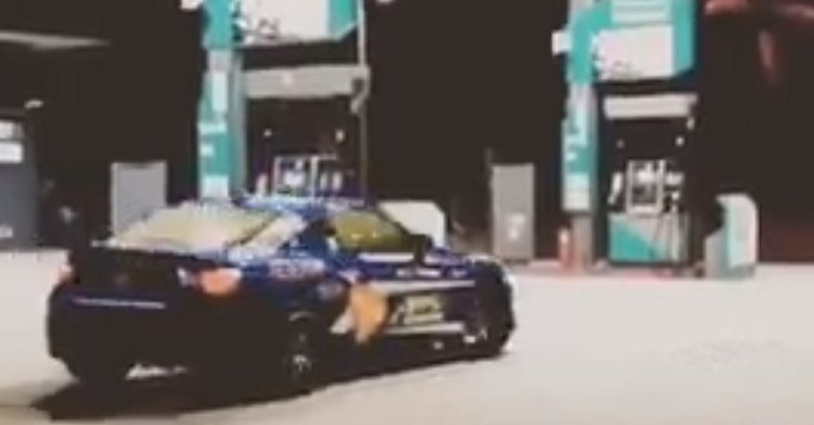 Subaru BRZ driftelés közben lefilmezve