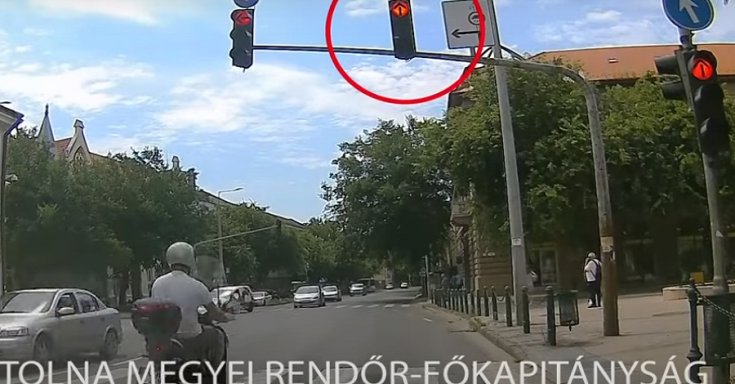 Szabályszegő motorosról készült felvétel