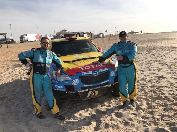 Szalay-Bunkoczi páros Opel Dakar Team