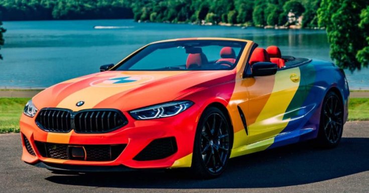 szivárvány színű BMW