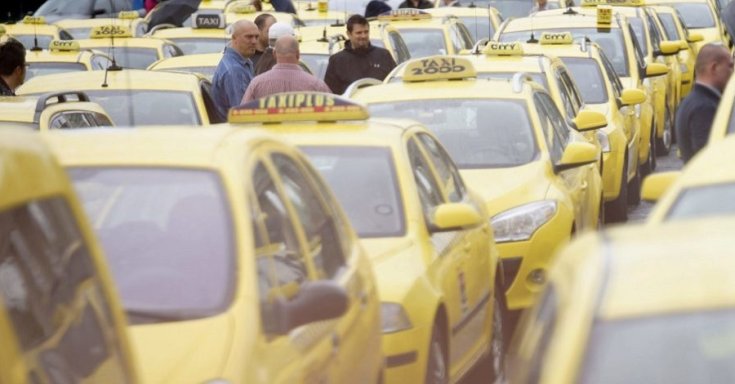 Taxisok tüntetnek az Uber ellen