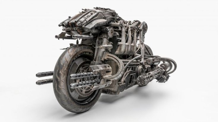 Terminator motorbiciklije szemből