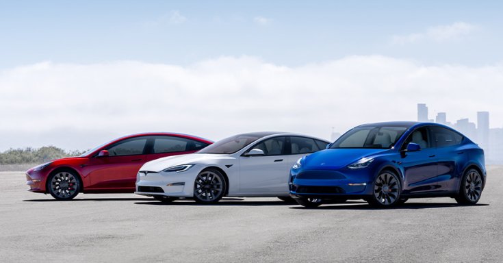 Tesla Model 3, Model S és Model Y egymás mellett