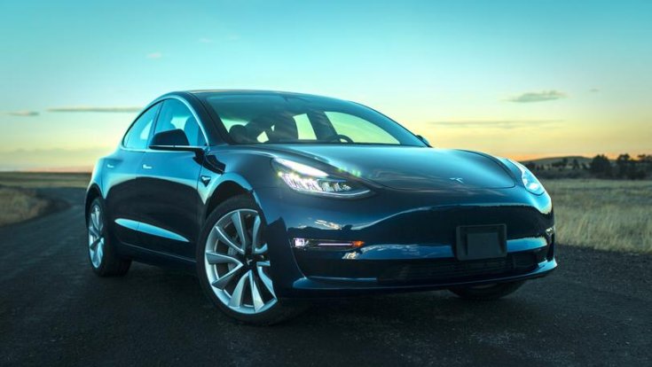 Tesla Model 3 elektromos autó