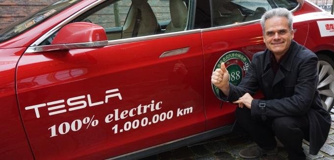1 millió km-t futott Tesla Model S P85