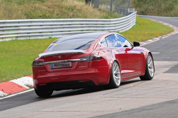 Tesla Model S Plaid prototípus hátulról
