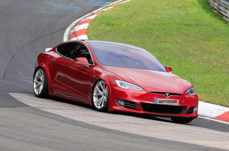 Tesla Model S Plaid prototípus elölről