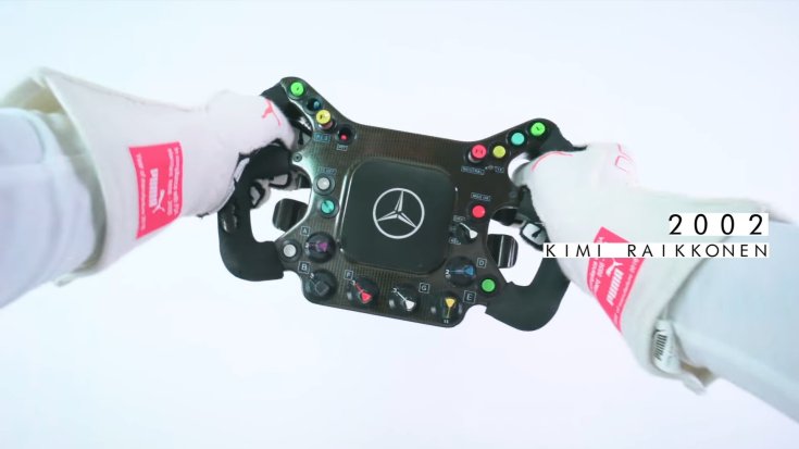 2002-es McLaren-Mercedes kormány amit Kimi Räikkönen irányított
