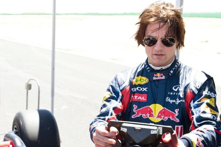 Tom Cruise a Red Bullal egy rendezvényen